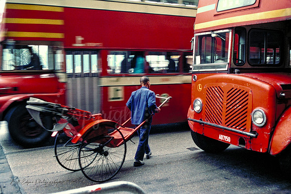 8x12 - Rickshaw Bravery Hong Kong